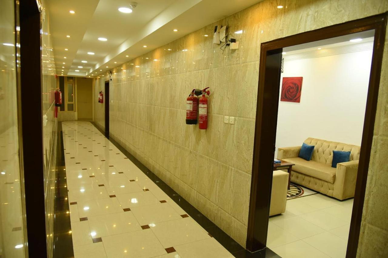 شقق جنان المفروشة Jenaan Apartments 奈季兰 外观 照片