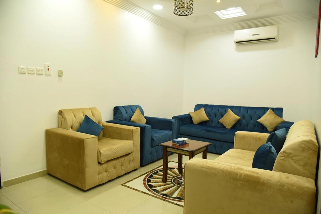 شقق جنان المفروشة Jenaan Apartments 奈季兰 外观 照片